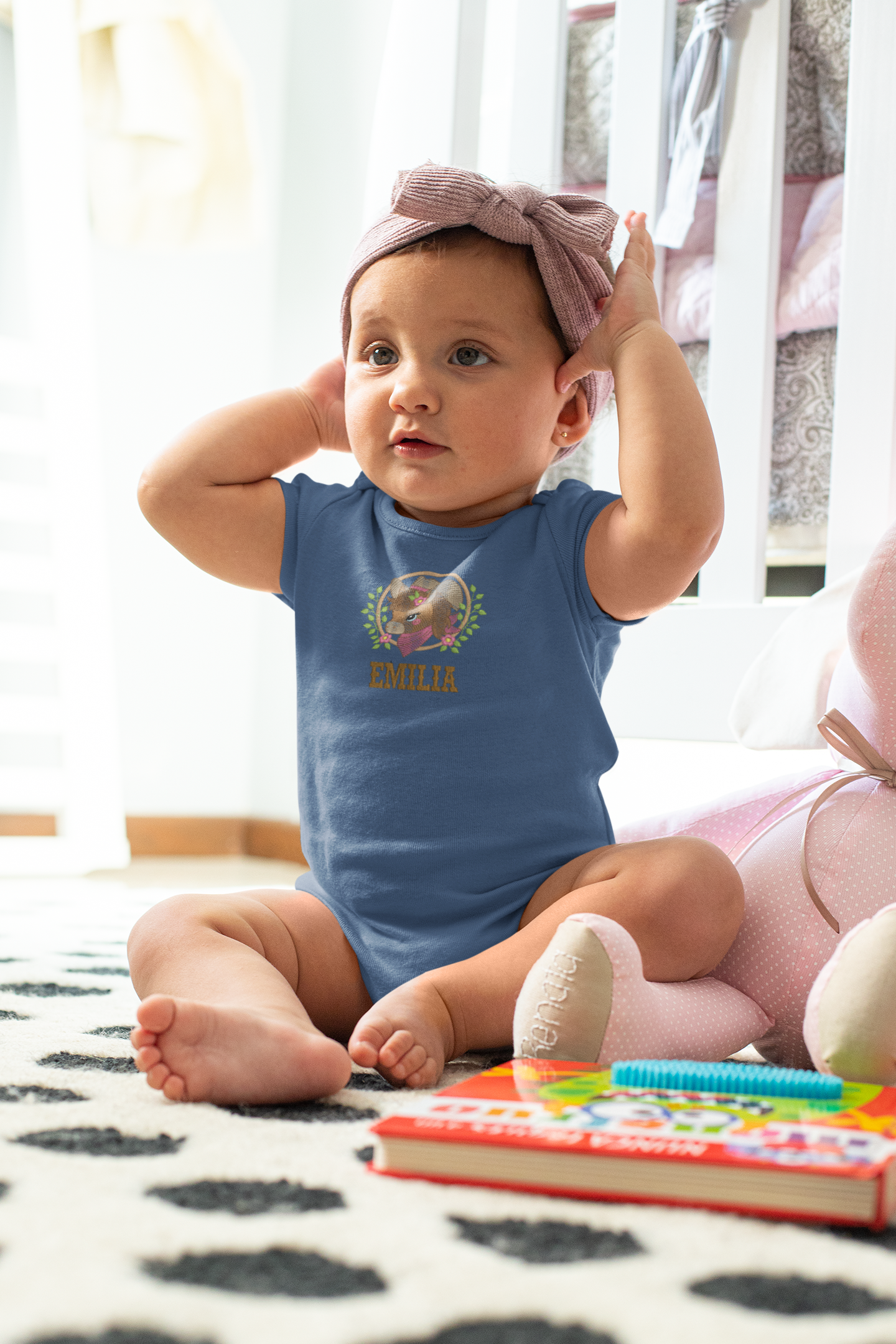 Bestickter Baby-Body personalisiert, Pony Motiv, Geschenk zu Geburt & Taufe