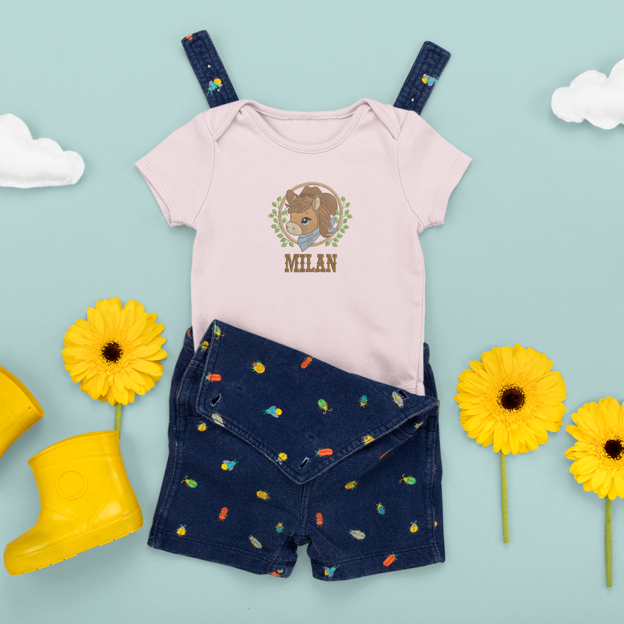 Baby Body mit besticktem Pferdemotiv und personalisiertem Namen