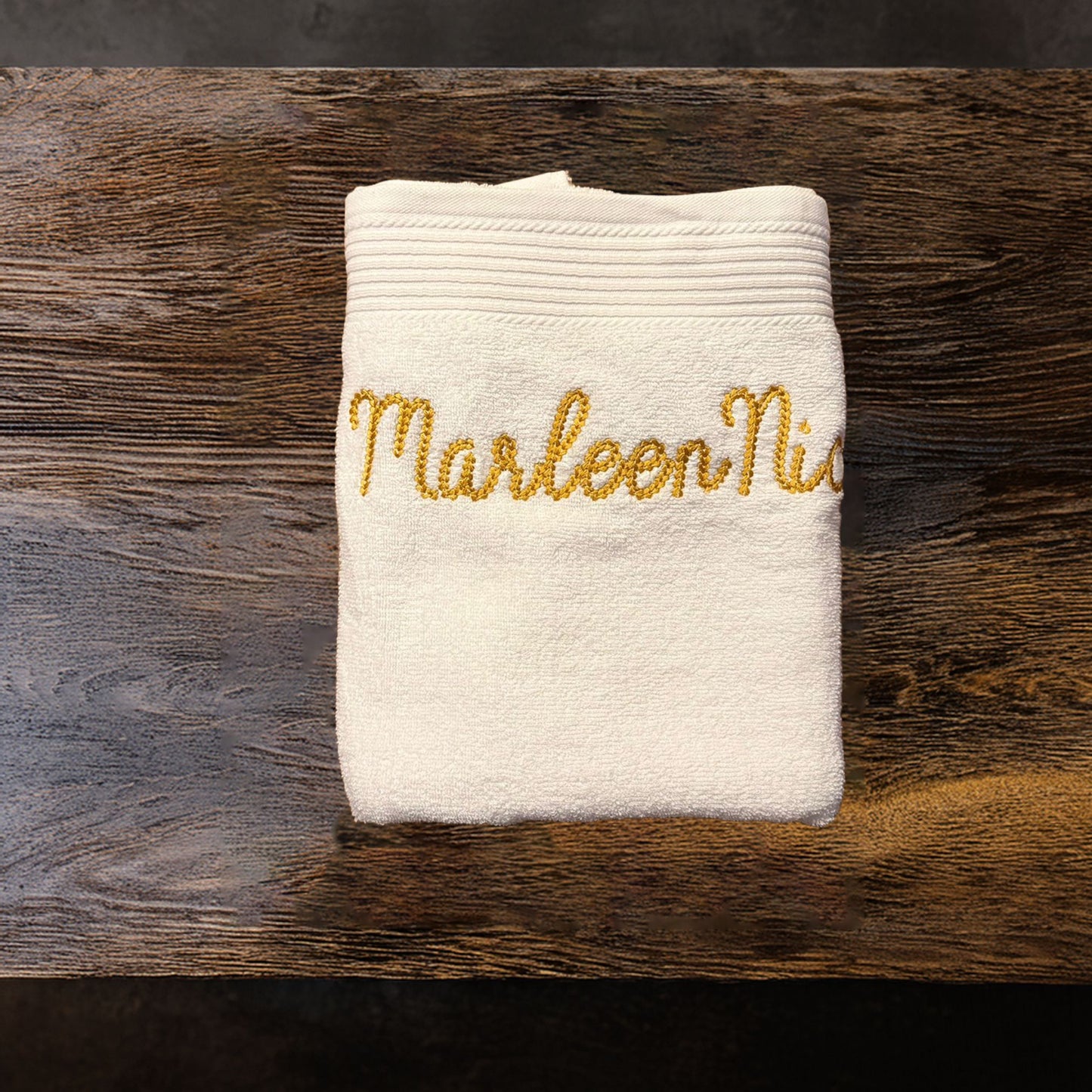 Personalisiertes Badetuch bestickt mit Name und Motiv Pinguin, 70x140 cm, aus 100% Baumwolle, Geschenk für Kinder und Erwachsene