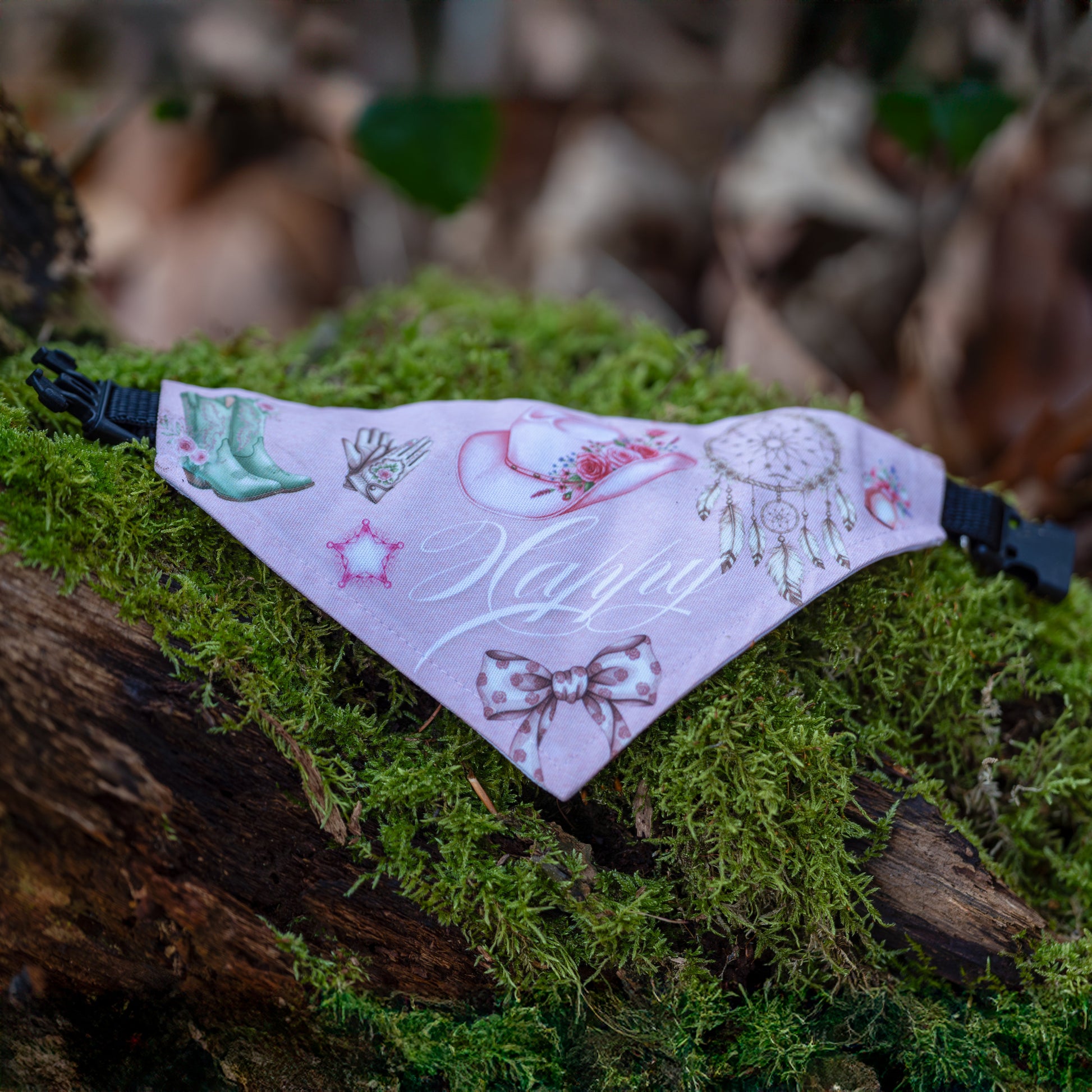 Hunde-Bandana mit Namen personalisiert, Western-Boho Stil, hochwertiger Sublimationsdruck
