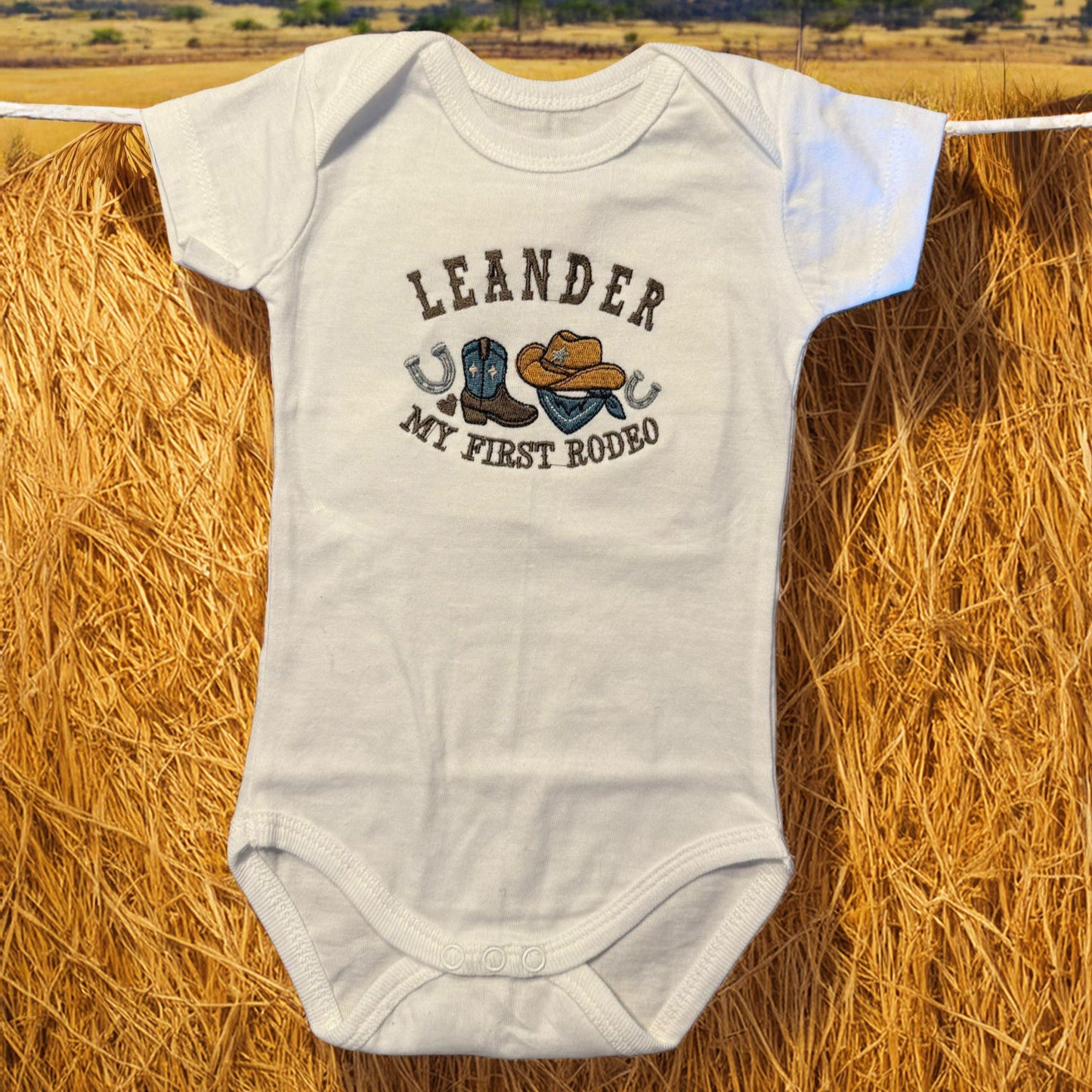 Personalisierter Baby-Body Western, Cowboy Stickerei mit Name